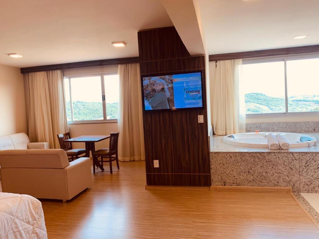 Hotel Mirante Sao Bras São Brás do Suaçuí Екстериор снимка